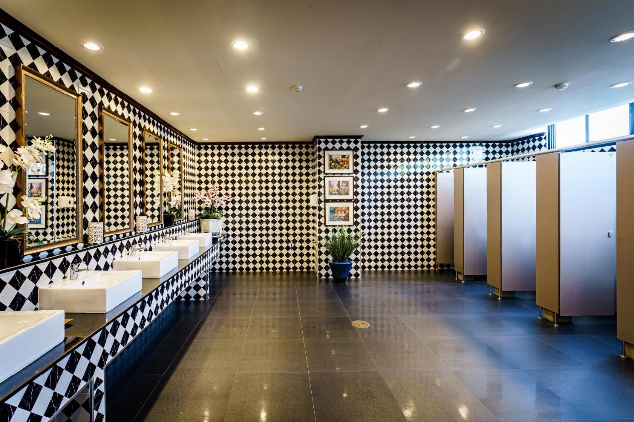 Lux Boutique Hotel Nonthaburi Bagian luar foto